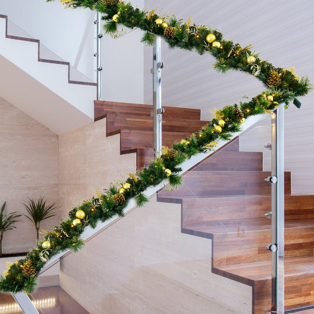 270 cm Christmas Garland with 50 LED Lights & Pinecones