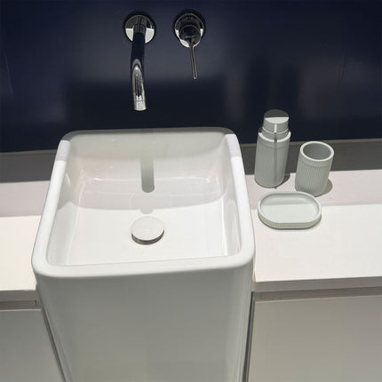 3-Piece Synthetic Resin Bathroom Accessories Set