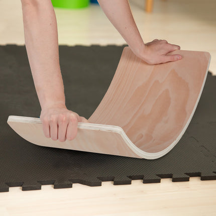 Balance board in wood