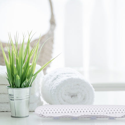 Bathtub pillow with suction cups