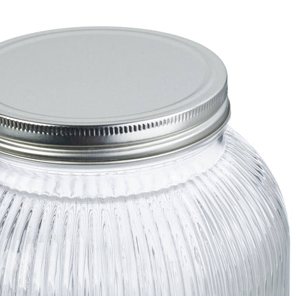 Beverage dispenser in retro design