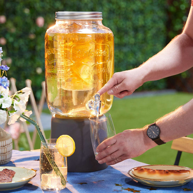 Beverage dispenser with insert