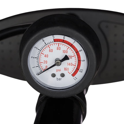 Bicycle pump with pressure gauge