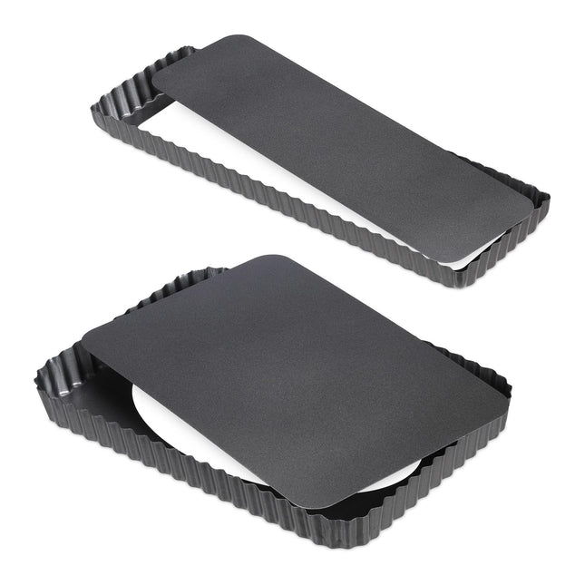 Cake tin with lifting base set of 2