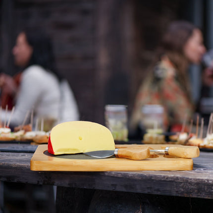 Cheese tray in bamboo with cutlery set in 2 parts