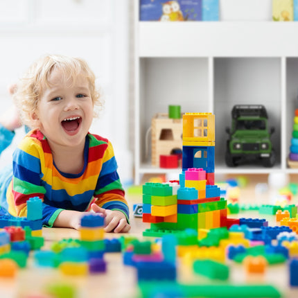 Children's shelf for books and toys