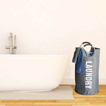 Collapsible laundry basket with handle