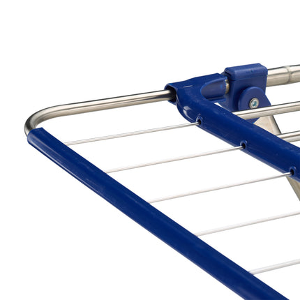 Expandable clothes hanger