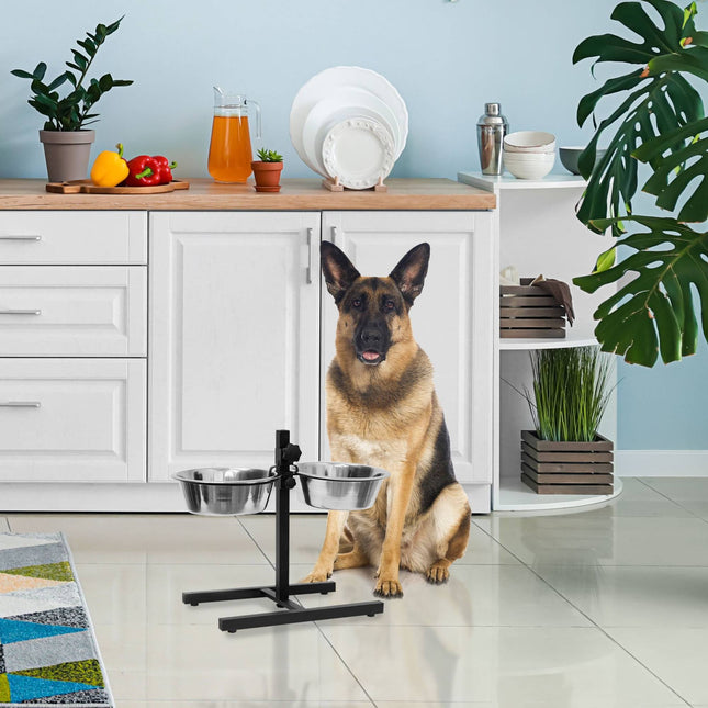 Feeding station for dogs can be raised and lowered