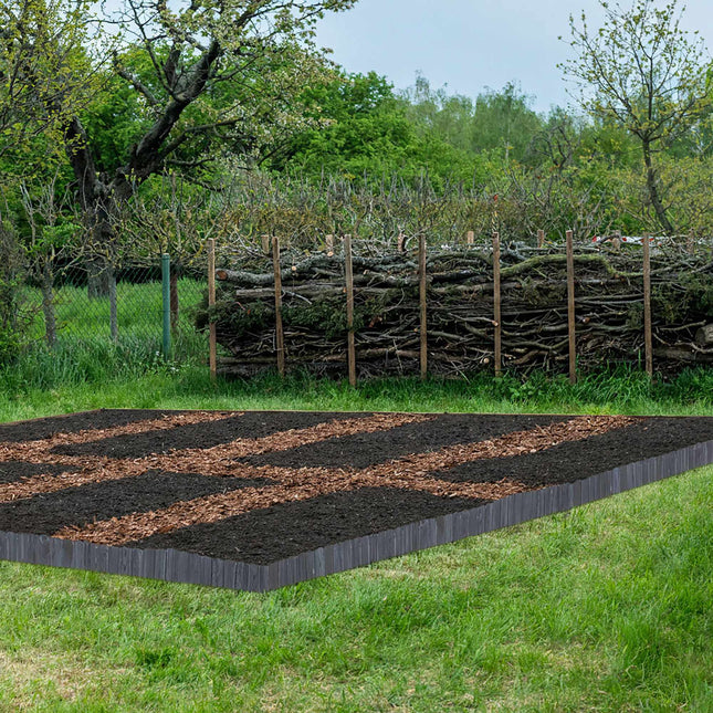 Flexible Wooden Garden Bed Edging – Natural Spruce Finish