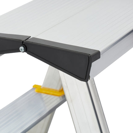 Folding stepladder in aluminium