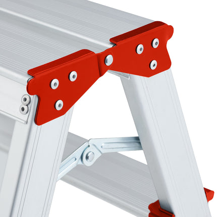 Folding stepladder in aluminium
