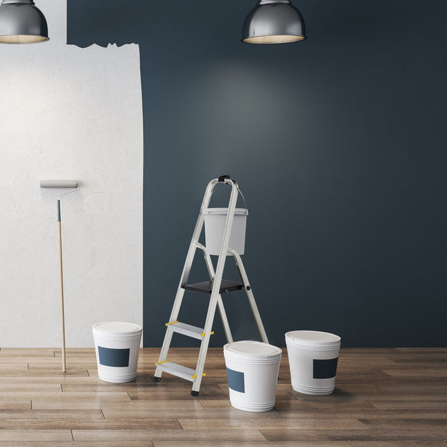 Folding stepladder with support handle