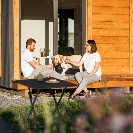 Folding table