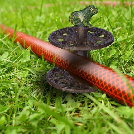 Frog for controlling garden hose