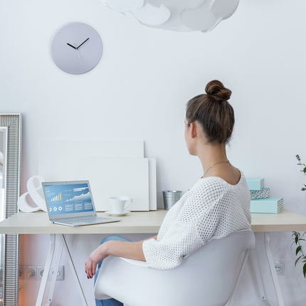 Grey Minimalist Wall Clock – No Numbers, Battery-Powered