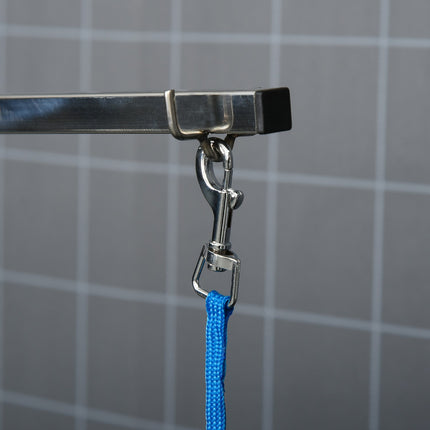 Trim table – Rotating, non-slip surface, adjustable arm