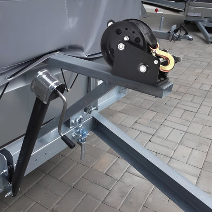 Hand Winch 1200 lb, 23 ft Strap, Two-Way Ratchet