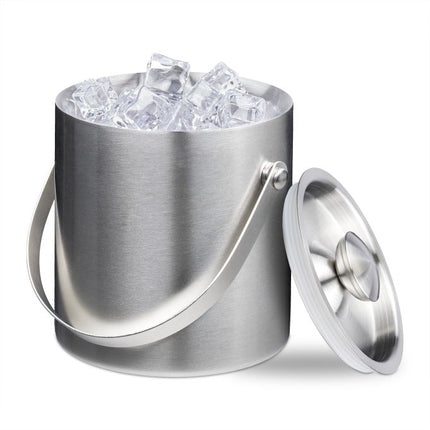 Ice cube tray with lid