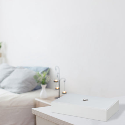 Jewelry storage with lid