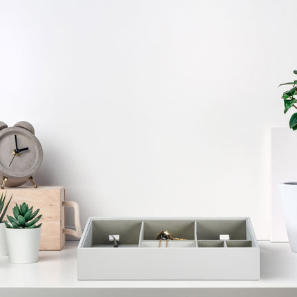 Jewelry storage with lid