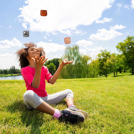 Juggling balls with animal motifs 24-pack