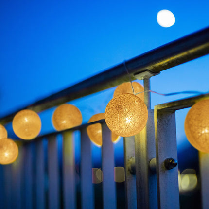 LED light chain with 20 balls