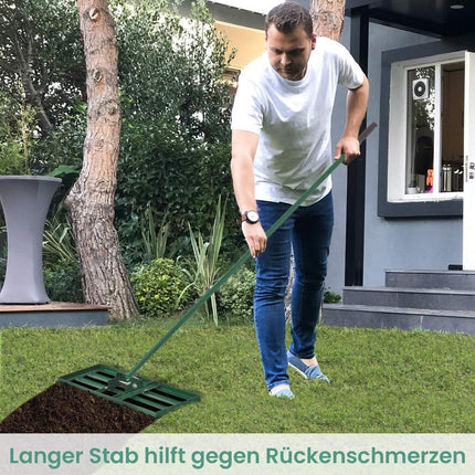 Lawn leveling rake with ergonomic handle for the ground 75 x 25 cm green