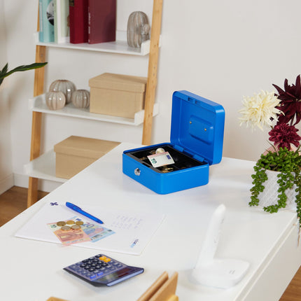 Lockable cash drawer