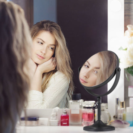 Magnifying mirror black