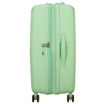 Medium Pastel Green Suitcase – 67cm Spinner