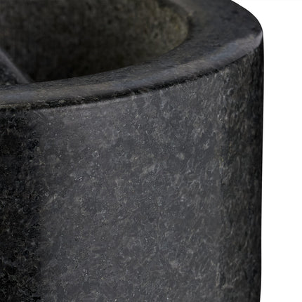 Mortar with impact and wooden underlay