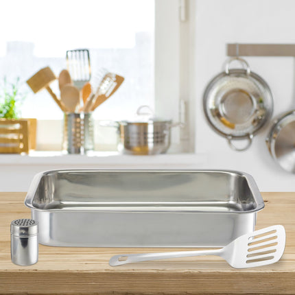 Oven form in set with frying pan and sprinkler