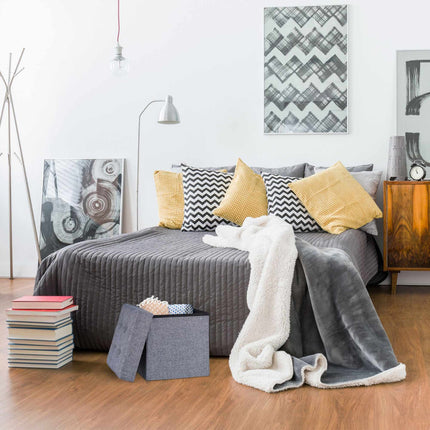 Pallet with storage space
