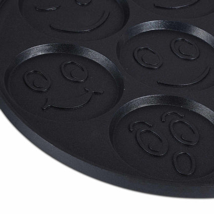 Pancake pan with faces