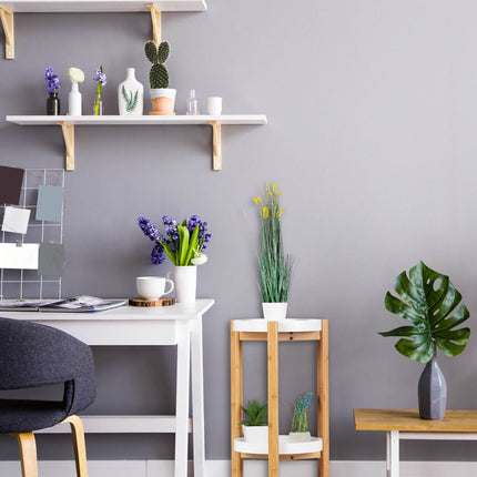 Plant shelf in bamboo