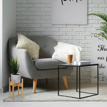 Plant stand in a set of 3