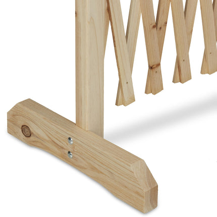 Retractable wooden trellis