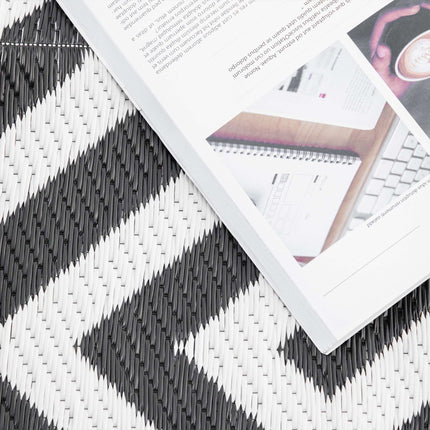 Reversible Outdoor Rug, Durable, Black/White, 121 x 182 cm