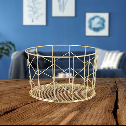Round basket made of metal wire
