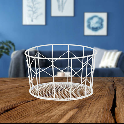 Round basket made of metal wire