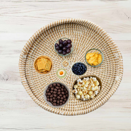 Round serving tray with handle
