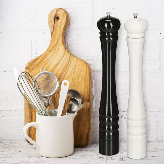 Salt and pepper mill set of 2
