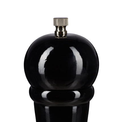Salt and pepper mill set of two