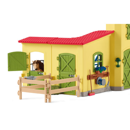 Schleich Farm World Playset Pony Box With Iceland Pony Stallion