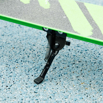Foldable children's scooter, adjustable height, 2 light wheels, green