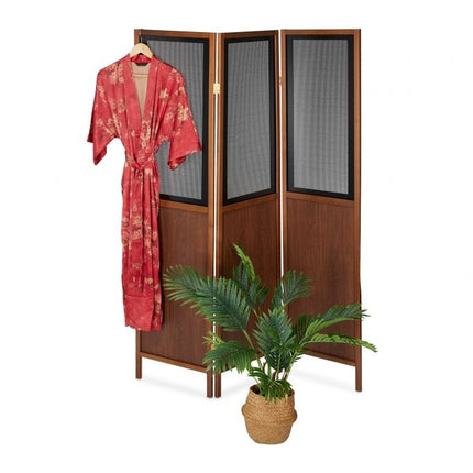 Screen wall with walnut look