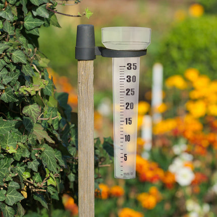 Set of 6 rain gauges