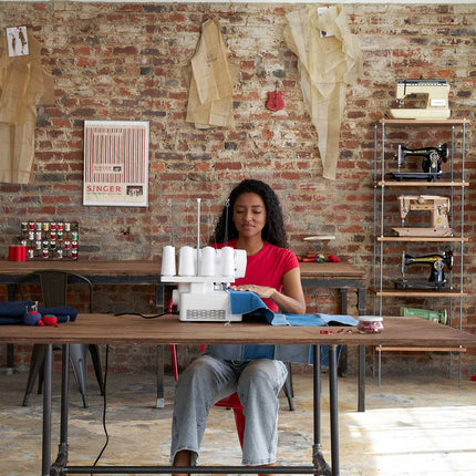 Singer 3/4-Thread Overlock Sewing Machine with Free Arm, Differential Feed