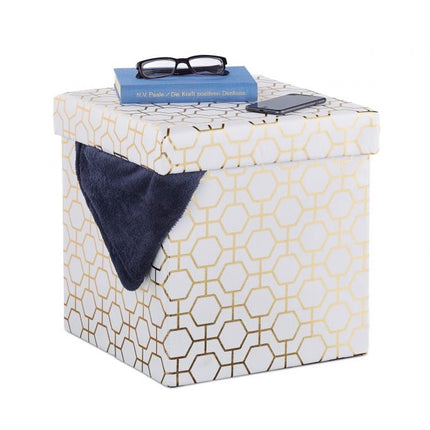 Sitting cube in white-gold